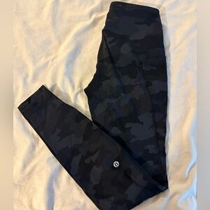 Lululemon leggings size 4.